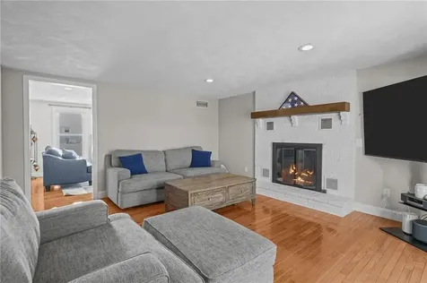 25 Janet Drive Cranston RI 02921