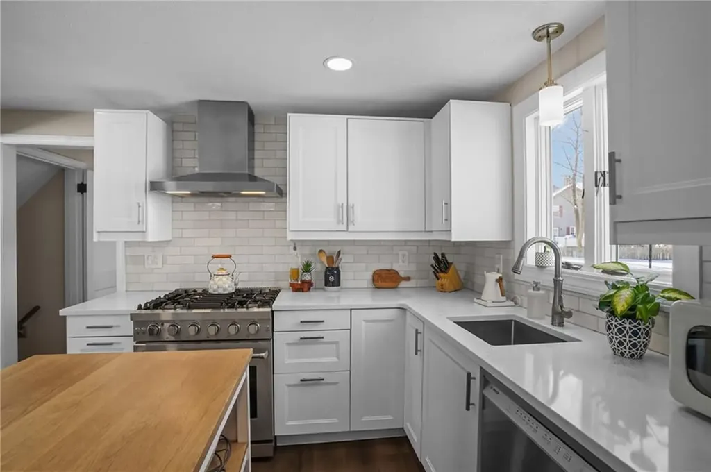 44 Westbrook Road Warwick RI 02886