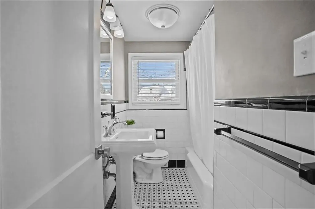 44 Westbrook Road Warwick RI 02886