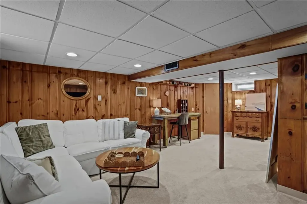 44 Westbrook Road Warwick RI 02886