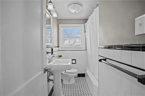 44 Westbrook Road Warwick RI 02886