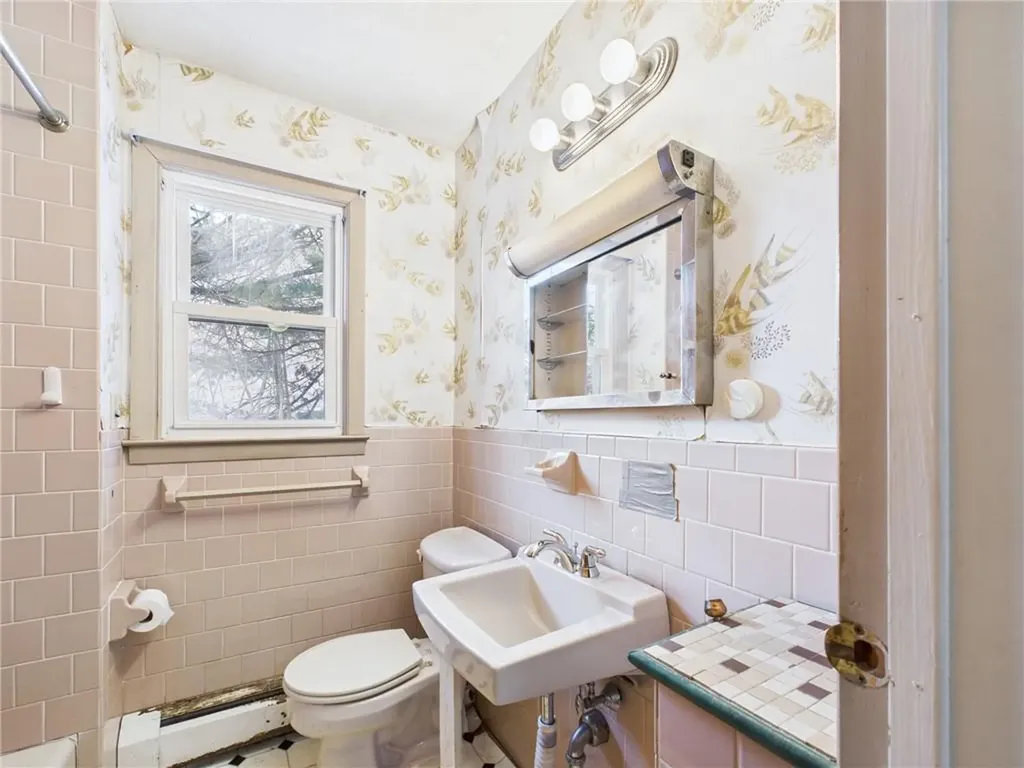 106 Bishop Hill Road Johnston RI 02919