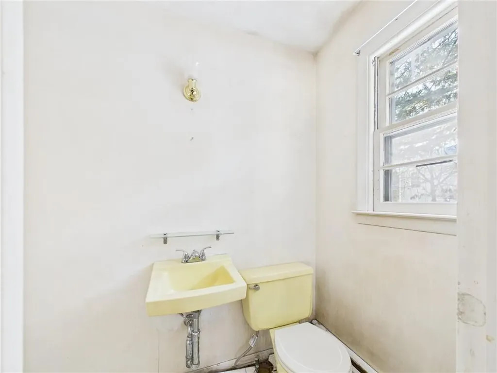 106 Bishop Hill Road Johnston RI 02919