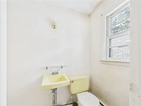 106 Bishop Hill Road Johnston RI 02919