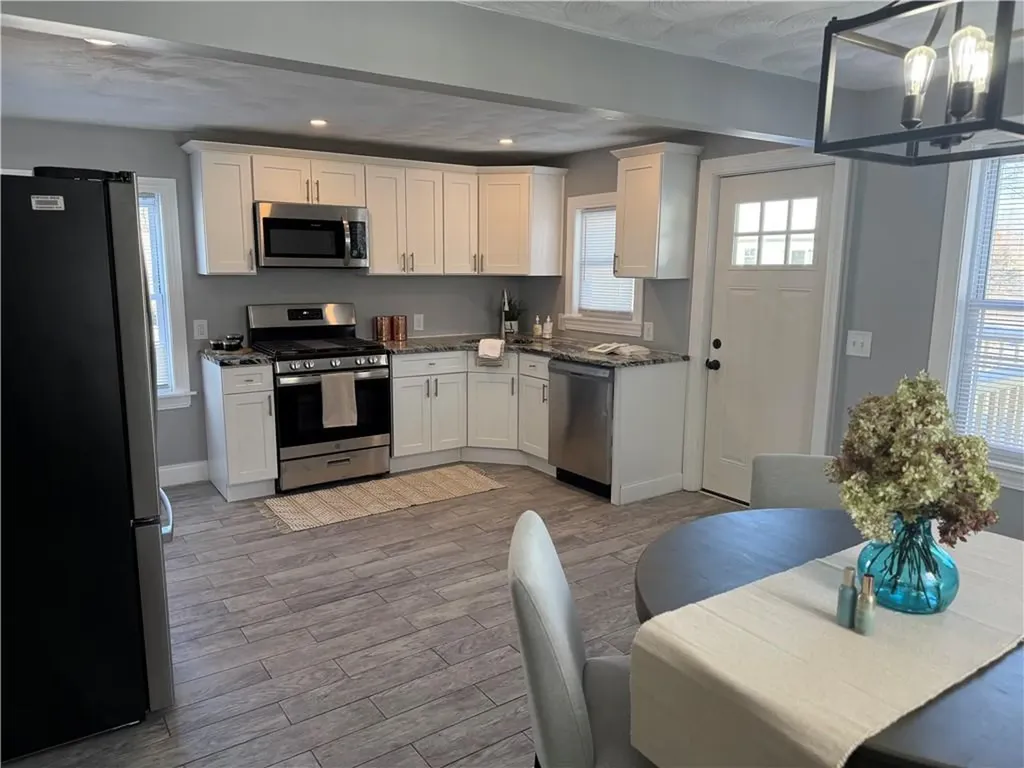 94 Holmes Road Warwick RI 02886