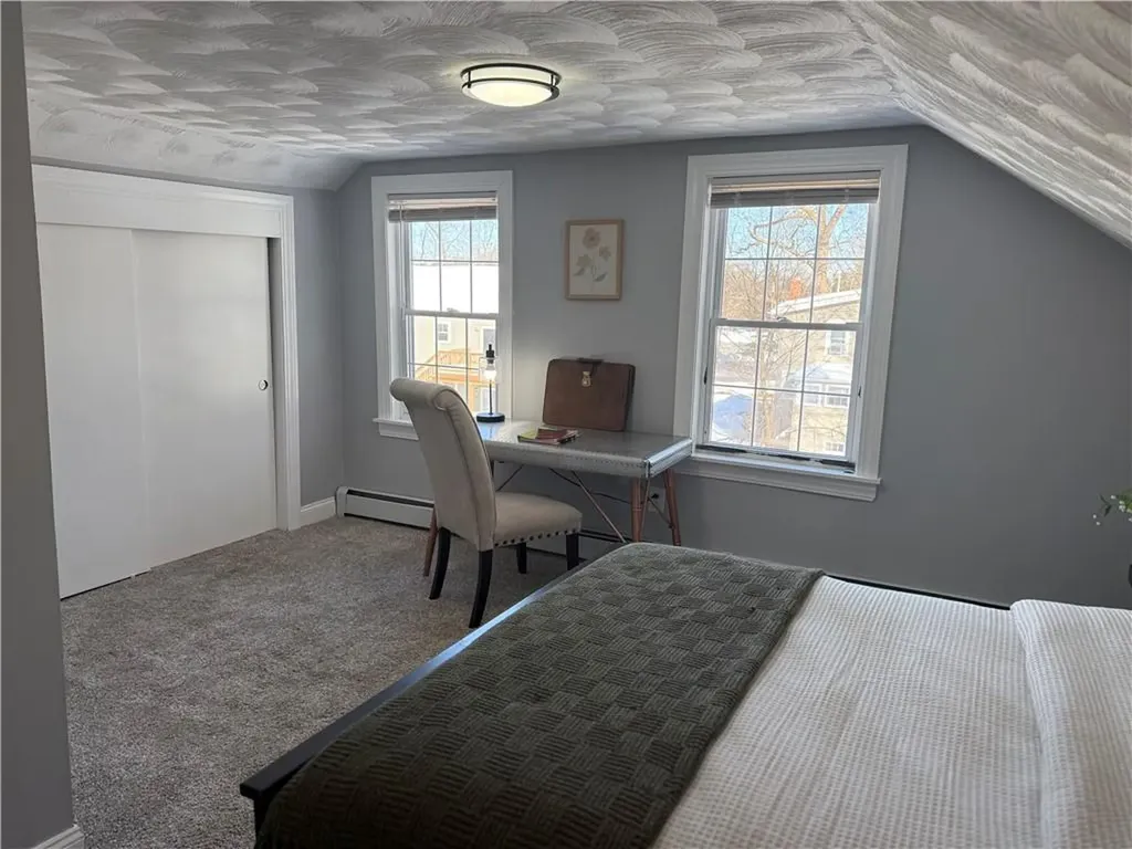 94 Holmes Road Warwick RI 02886