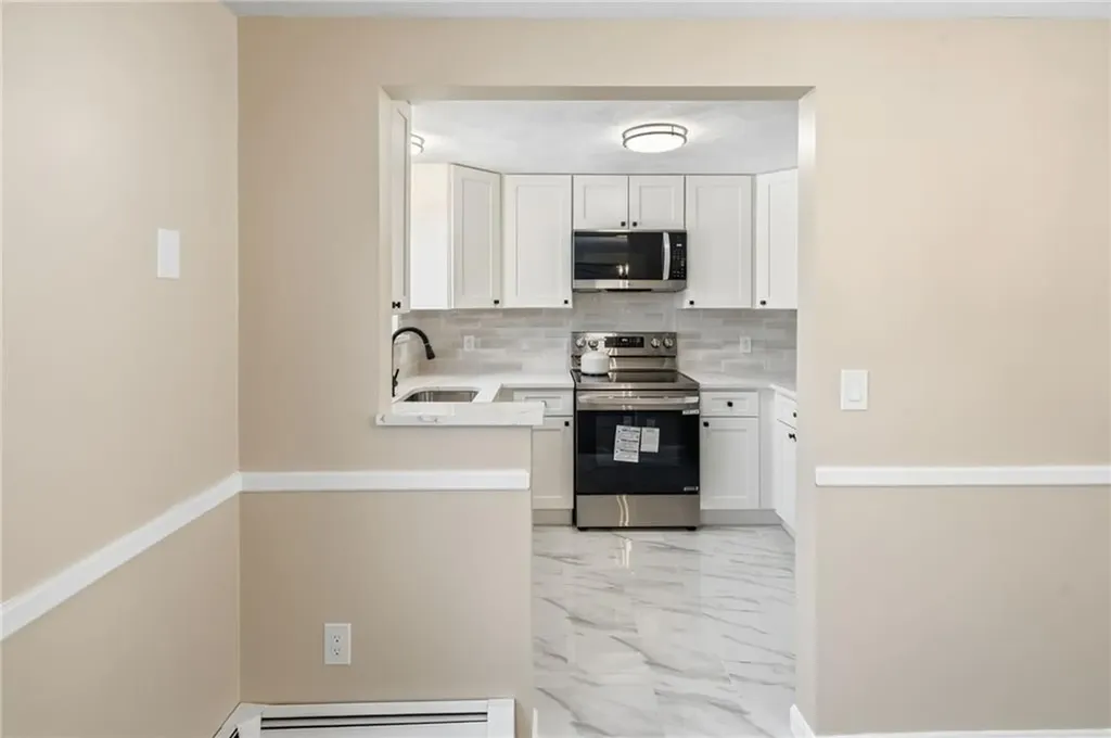 33 Eagle Run Warwick RI 02818