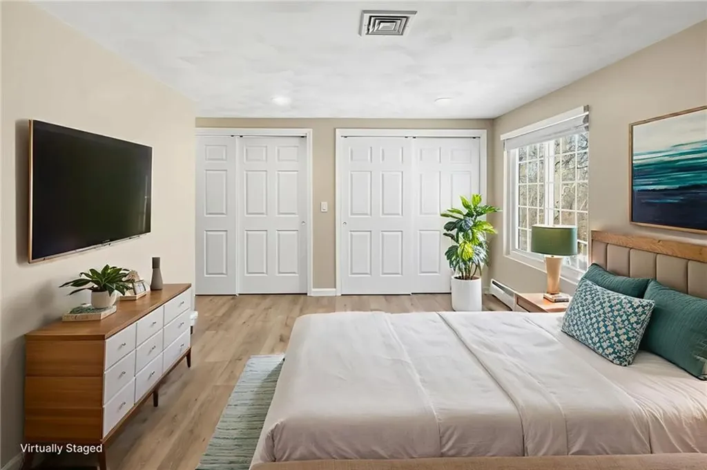 33 Eagle Run Warwick RI 02818