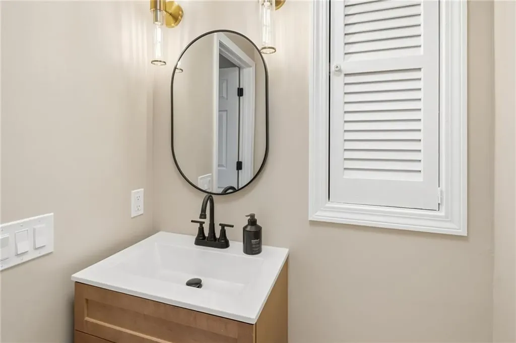 33 Eagle Run Warwick RI 02818