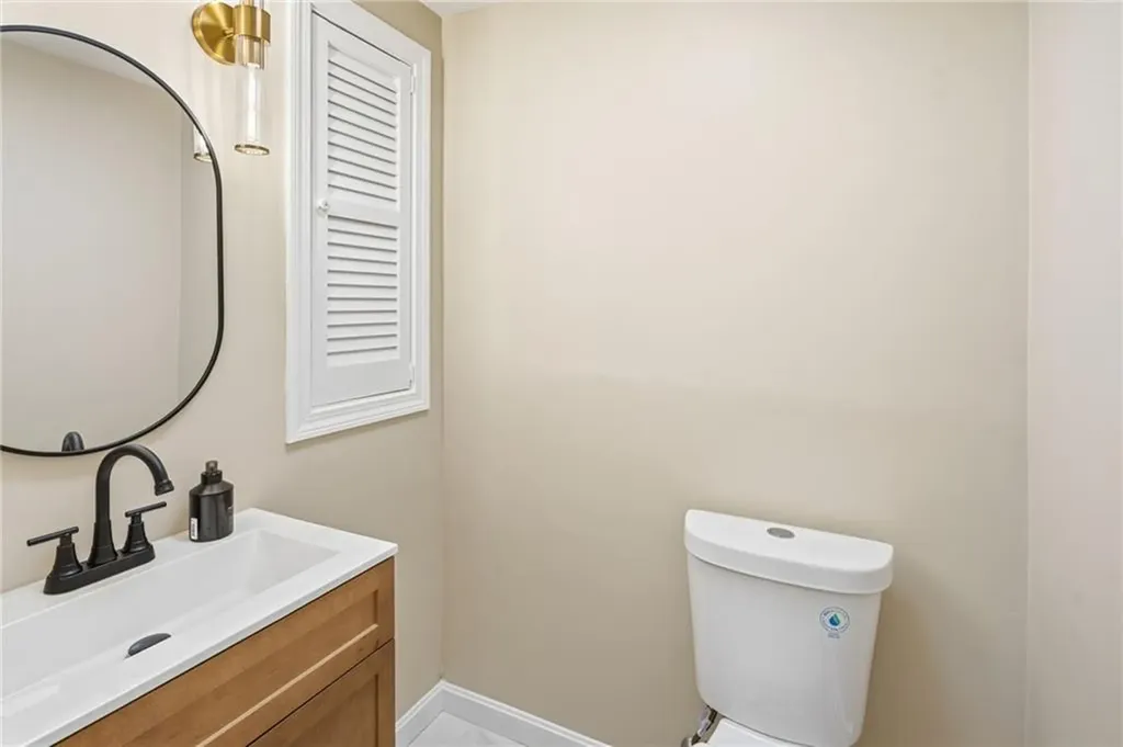 33 Eagle Run Warwick RI 02818