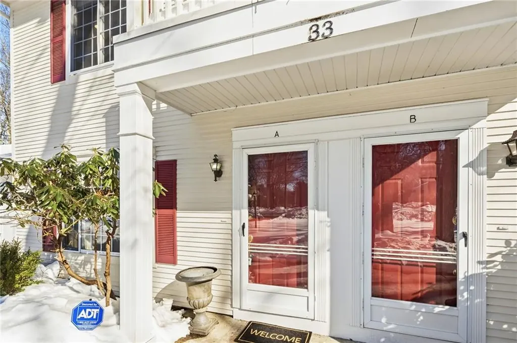 33 Eagle Run Warwick RI 02818