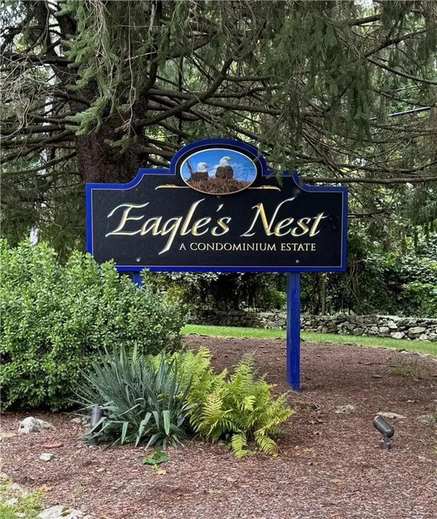 33 Eagle Run Warwick RI 02818