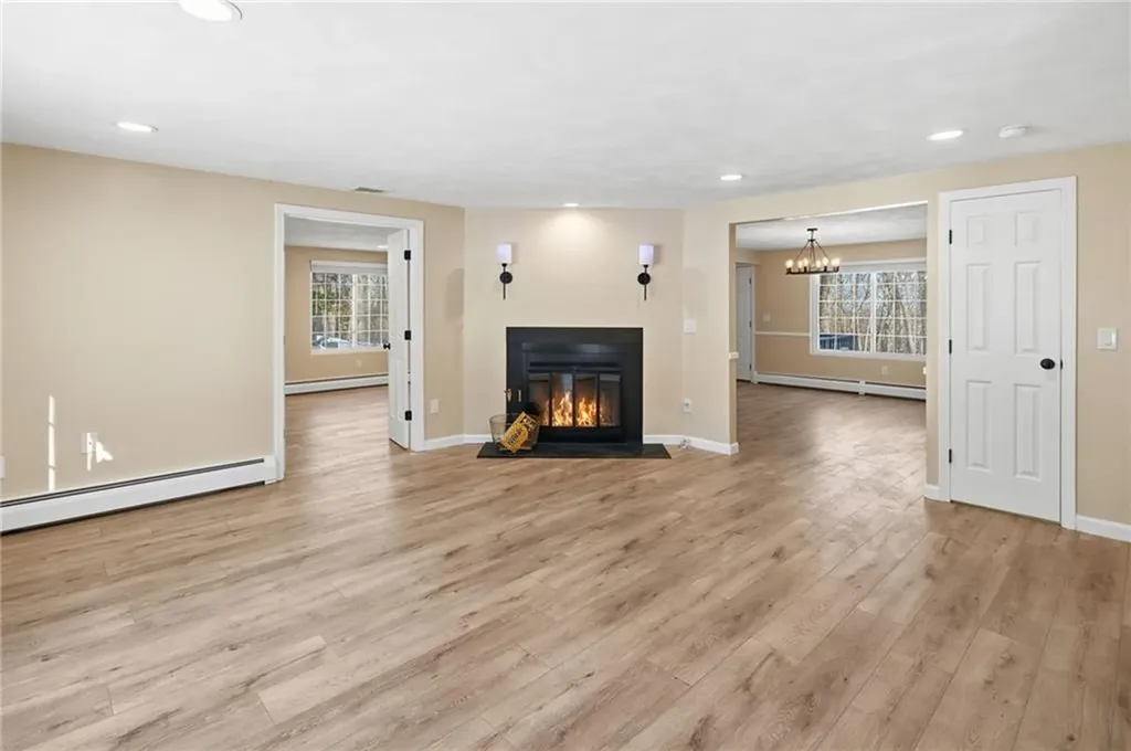 33 Eagle Run Warwick RI 02818