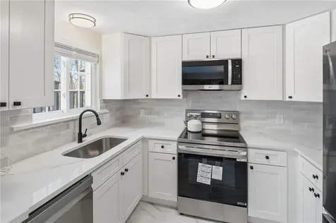 33 Eagle Run Warwick RI 02818