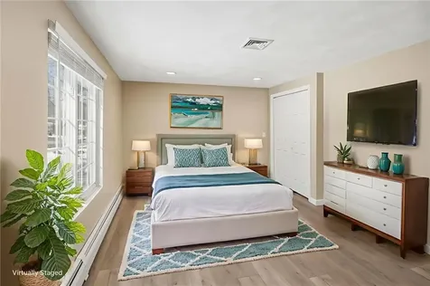 33 Eagle Run Warwick RI 02818