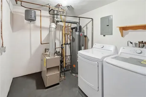 33 Eagle Run Warwick RI 02818