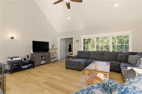 141 Laurel Ridge Lane North Kingstown RI 02852