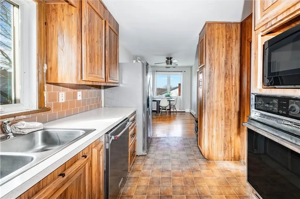 25 Mathew Road Tiverton RI 02878