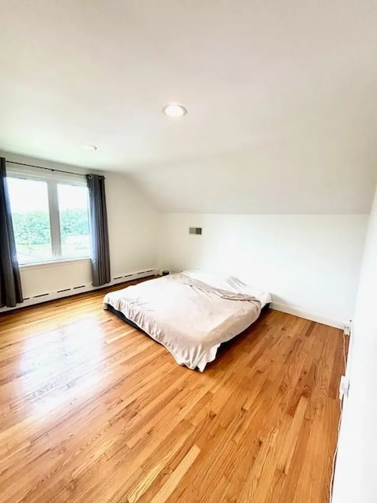 25 Mathew Road Tiverton RI 02878