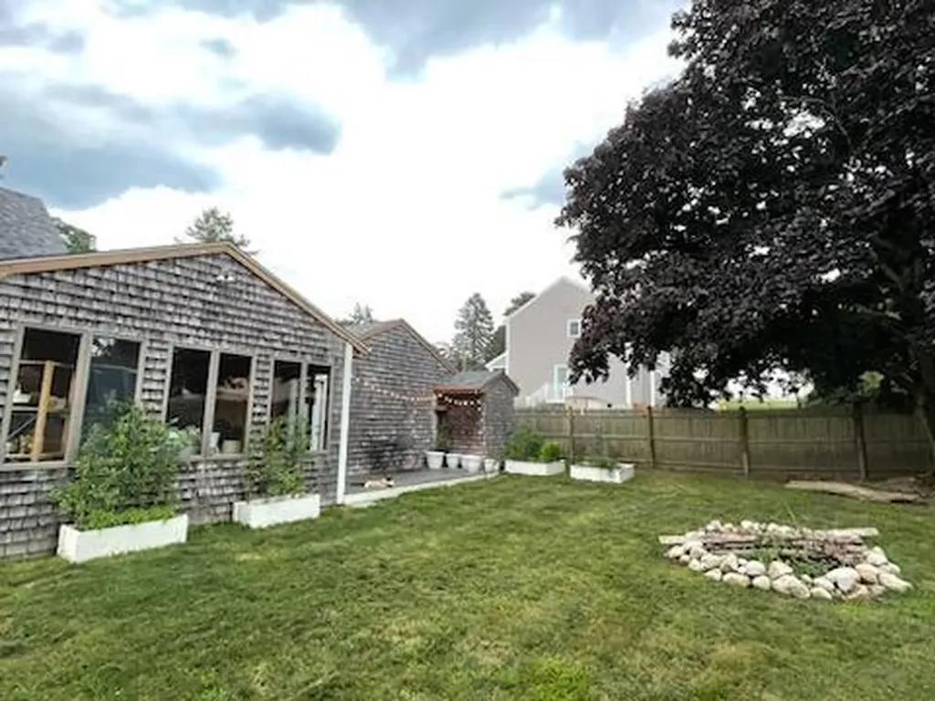 25 Mathew Road Tiverton RI 02878