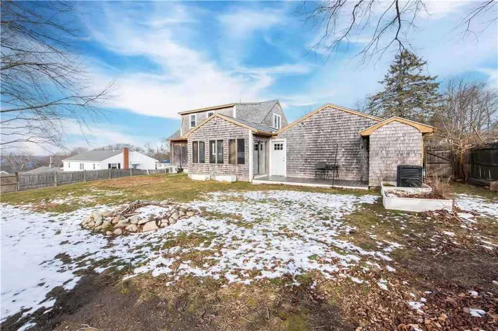 25 Mathew Road Tiverton RI 02878