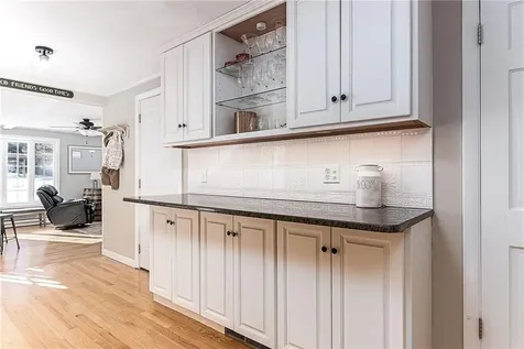 170 Medford Street Warwick RI 02889