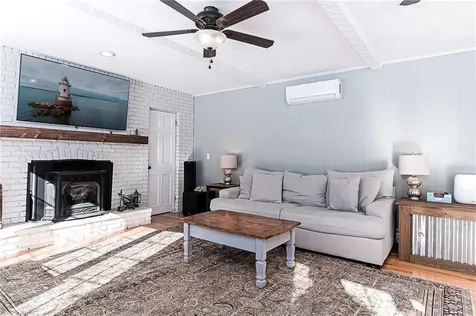 170 Medford Street Warwick RI 02889