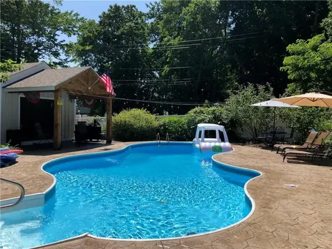 170 Medford Street Warwick RI 02889