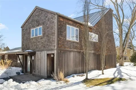 26 Roosevelt Drive Bristol RI 02809