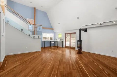 26 Roosevelt Drive Bristol RI 02809