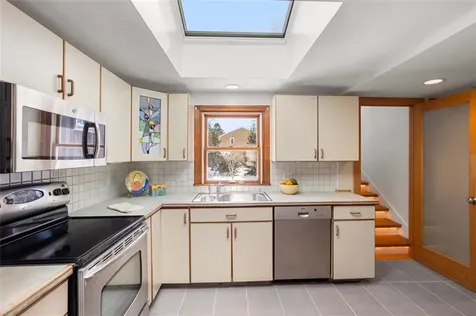 26 Roosevelt Drive Bristol RI 02809