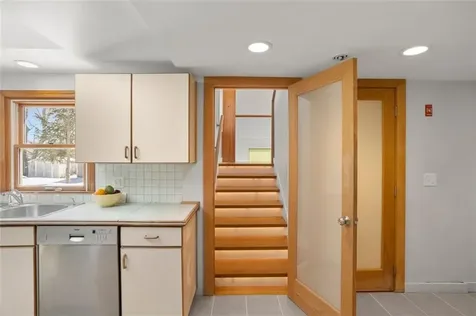 26 Roosevelt Drive Bristol RI 02809