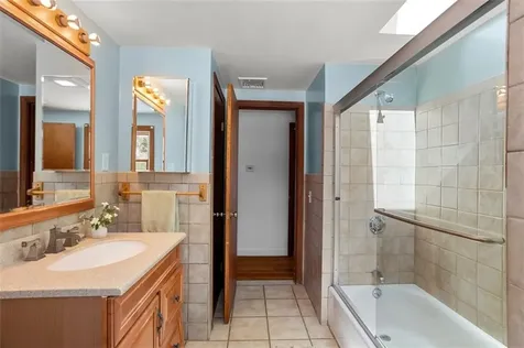 26 Roosevelt Drive Bristol RI 02809