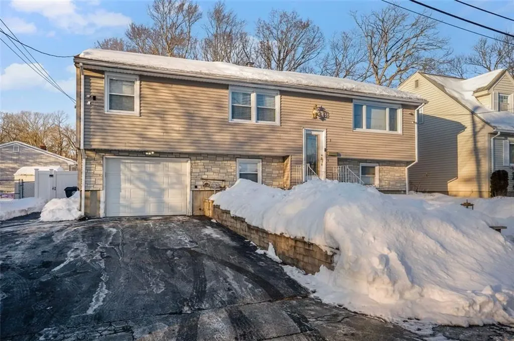 3 Vineland Avenue North Providence RI 02911