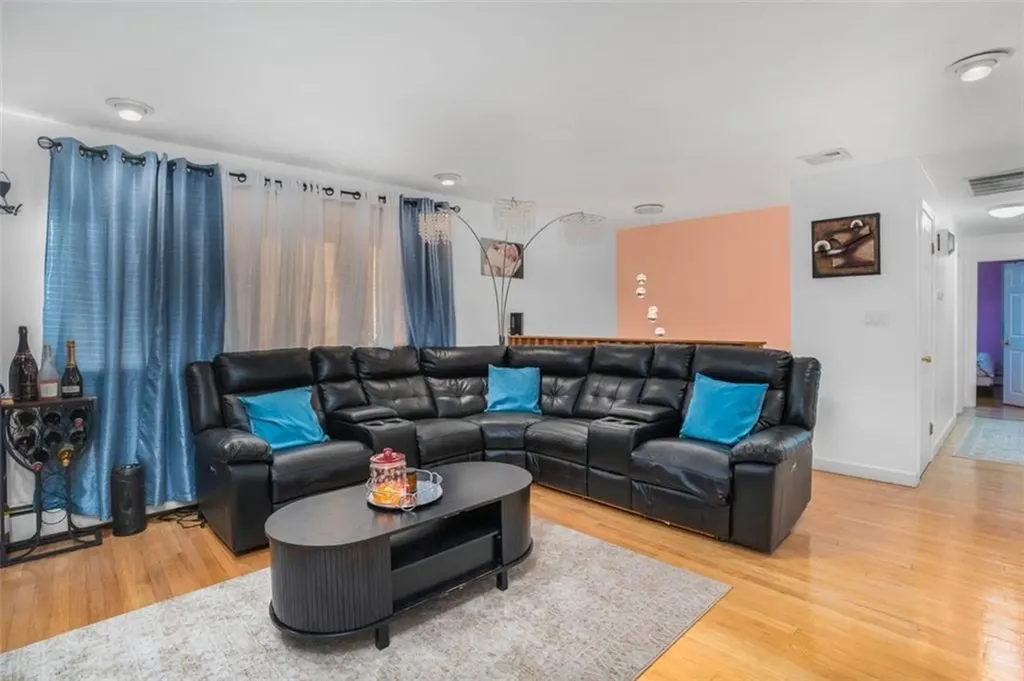 3 Vineland Avenue North Providence RI 02911