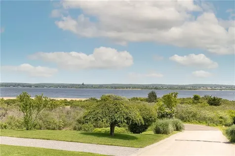 142 Ferreira Avenue Portsmouth RI 02871