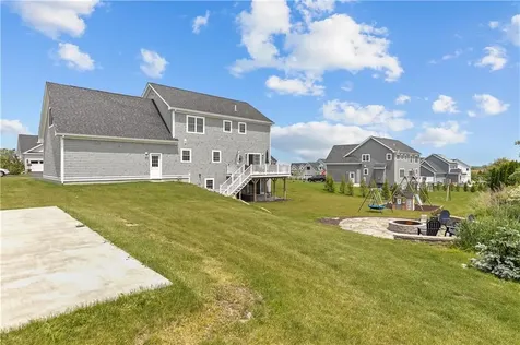 142 Ferreira Avenue Portsmouth RI 02871