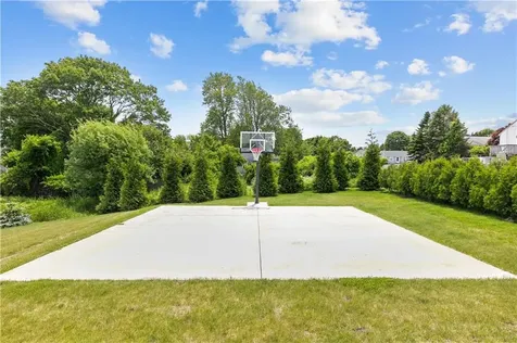 142 Ferreira Avenue Portsmouth RI 02871