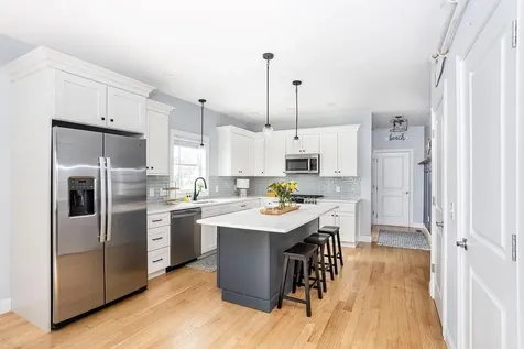 142 Ferreira Avenue Portsmouth RI 02871