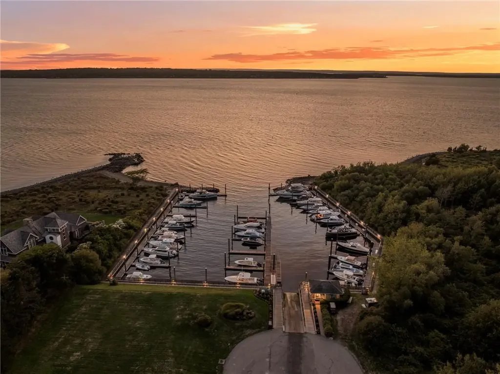 5 Lookout Lane Portsmouth RI 02871