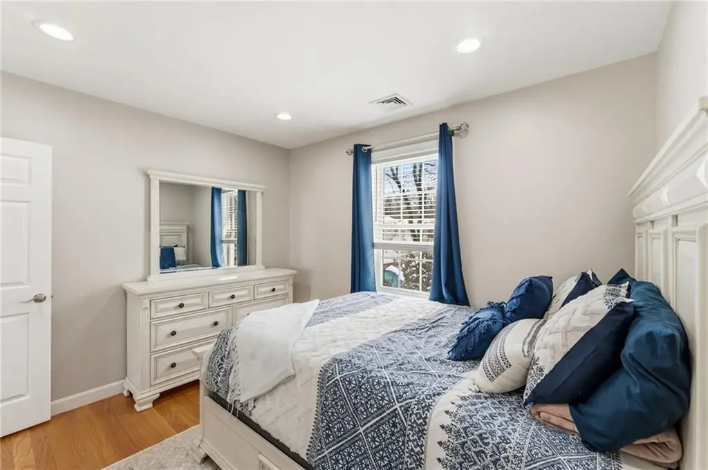 18 Anama Avenue East Providence RI 02916