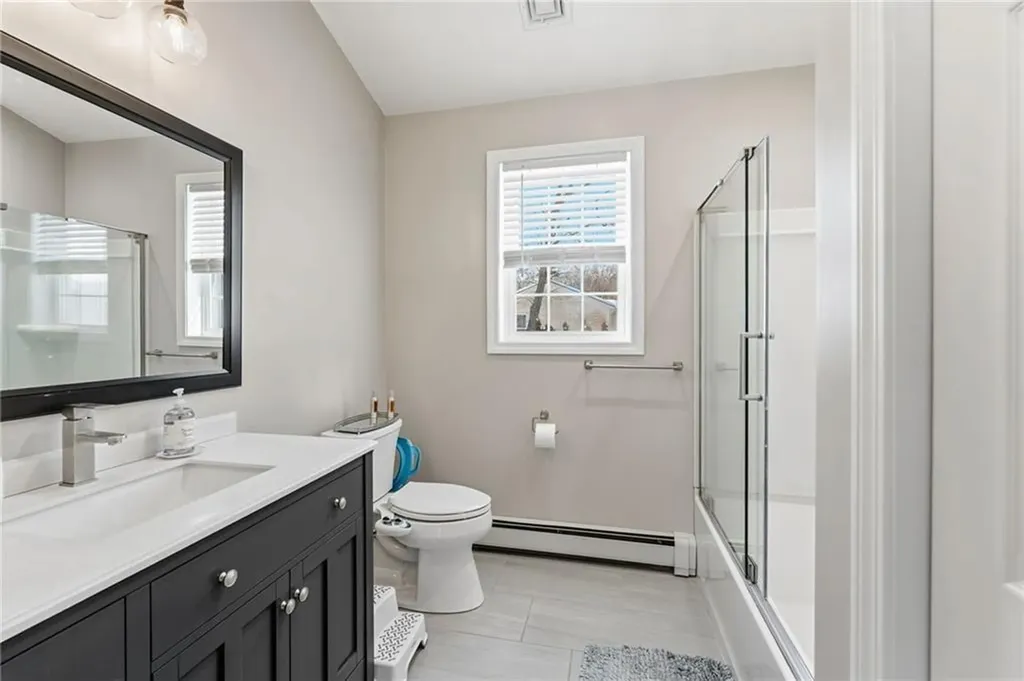 18 Anama Avenue East Providence RI 02916