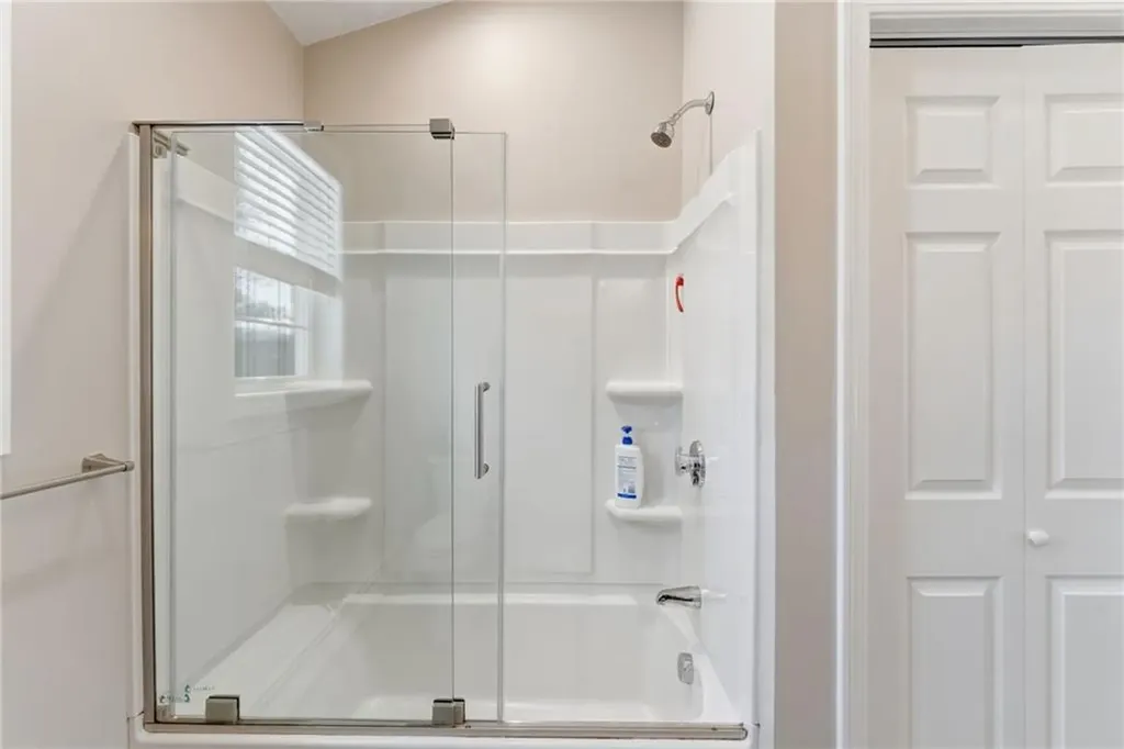 18 Anama Avenue East Providence RI 02916