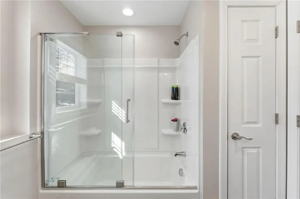 18 Anama Avenue East Providence RI 02916