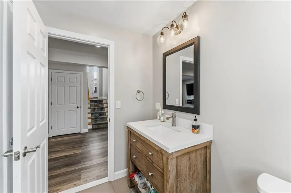 18 Anama Avenue East Providence RI 02916