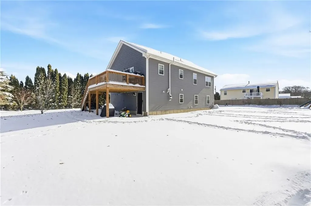 18 Anama Avenue East Providence RI 02916