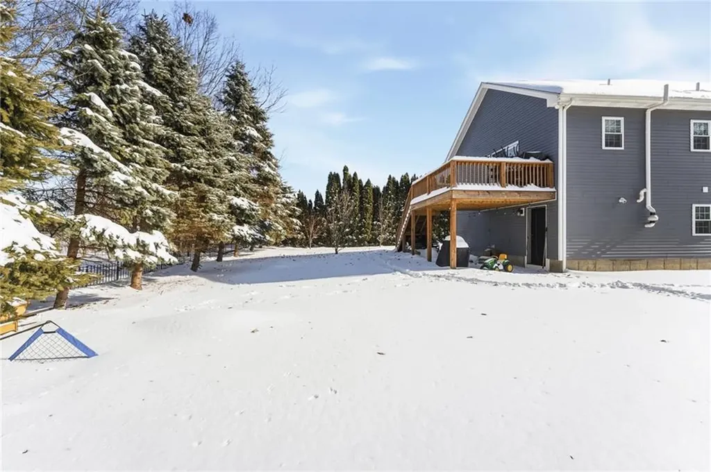 18 Anama Avenue East Providence RI 02916