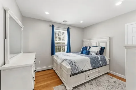 18 Anama Avenue East Providence RI 02916