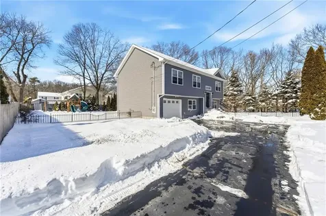 18 Anama Avenue East Providence RI 02916