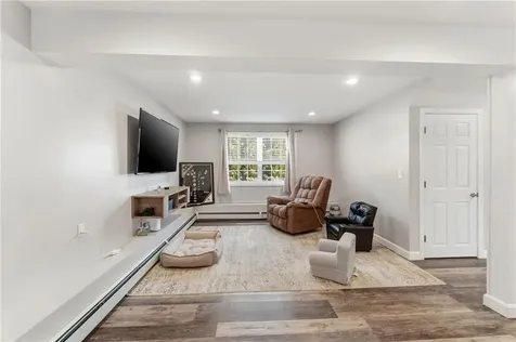 18 Anama Avenue East Providence RI 02916